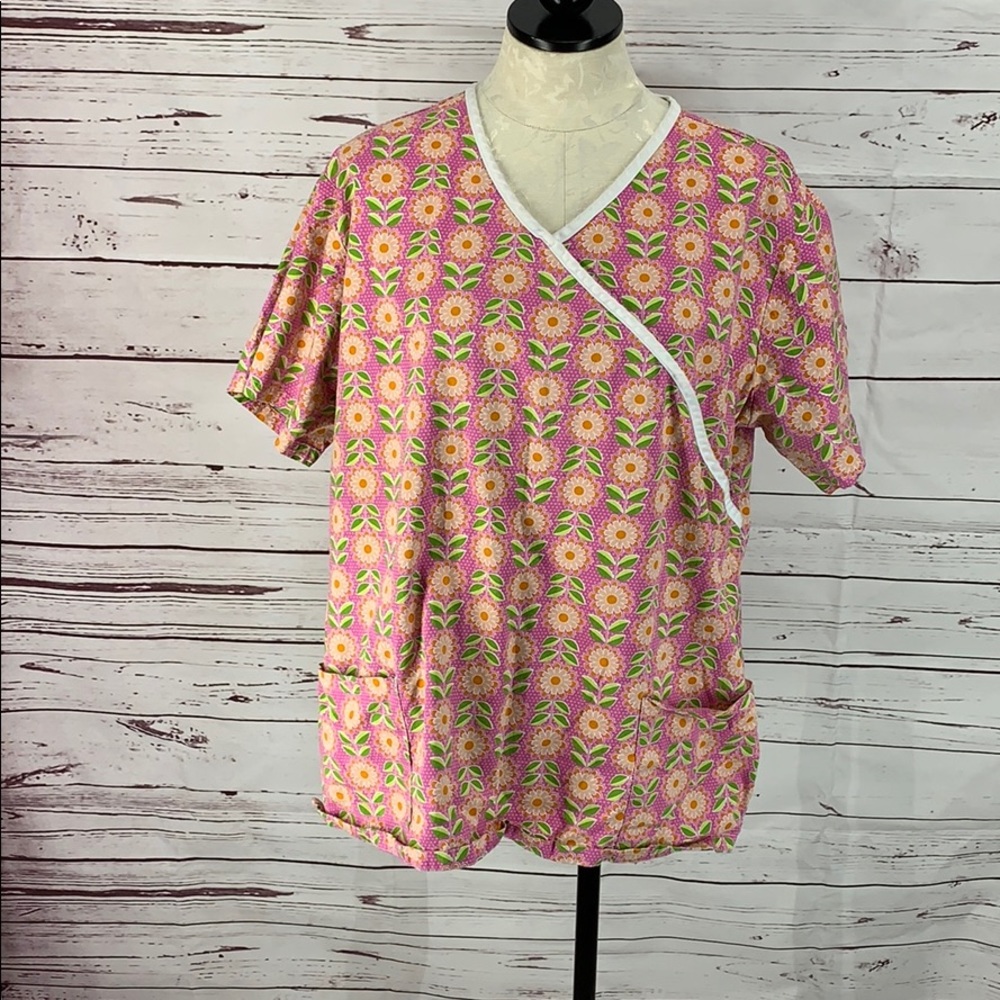 A.M.S scrub top flowery